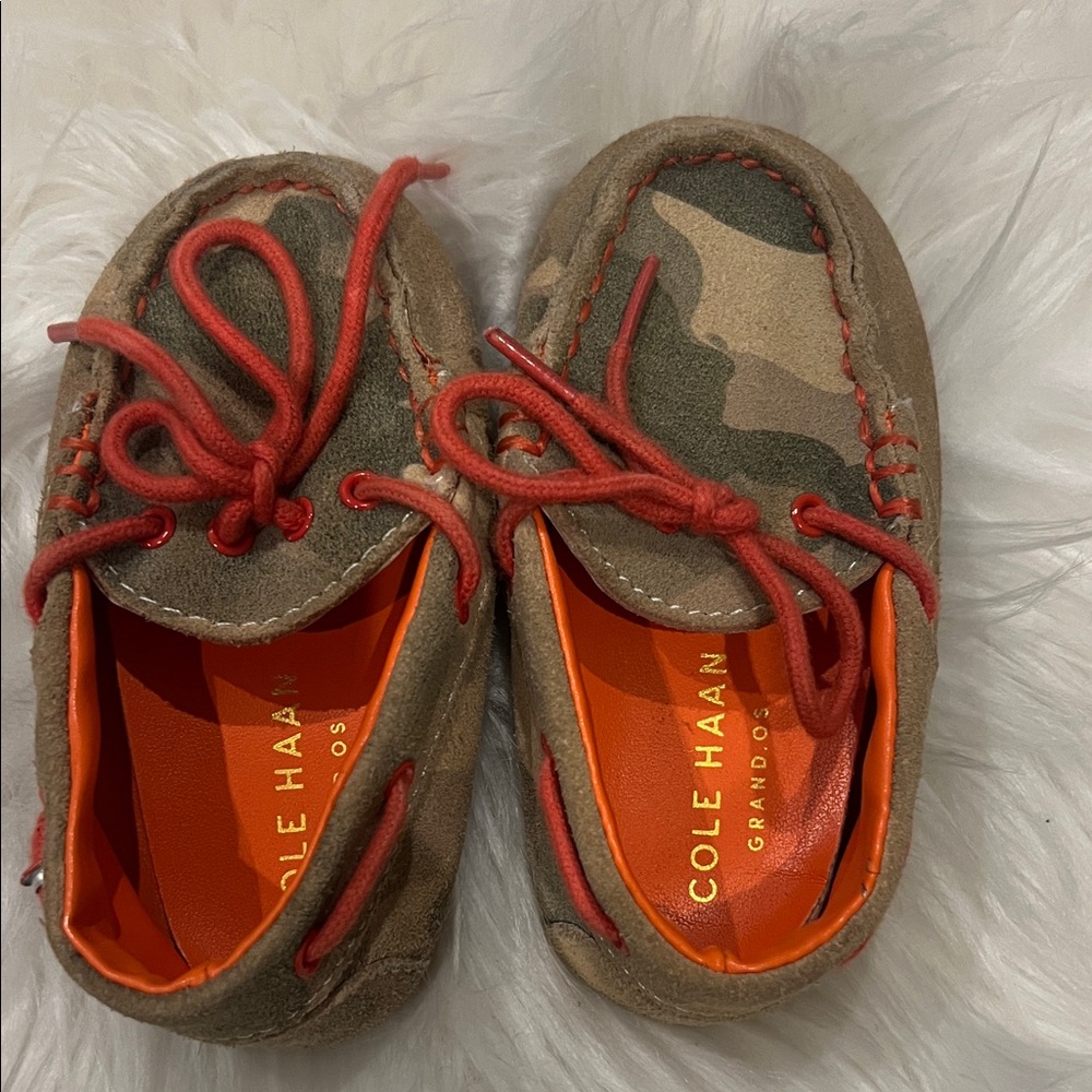 Cole Haan Kids Moccasins in Camouflage and Orange